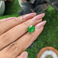 3.82 Ct. Tsavorite Garnet from Tanzania Life Style