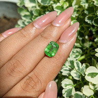 3.16 Ct. Tsavorite Garnet from Tanzania Life Style