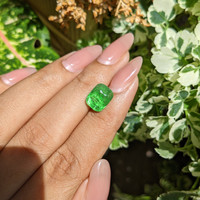 4.32 Ct. Tsavorite Garnet from Tanzania Life Style