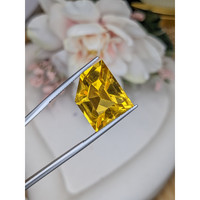 18.81 Ct. Yellow Citrine from Ceylon (Sri Lanka) Life Style