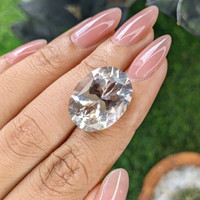 13.84 Ct. Smoky Smokey Quartz from Ceylon (Sri Lanka) Life Style