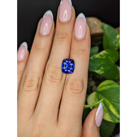 5.65 Ct. Blue Tanzanite from Tanzania Life Style