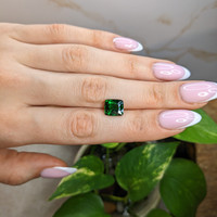 3.57 Ct. Tsavorite Garnet from Tanzania Life Style