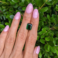 4.63 Ct. Tsavorite Garnet from South Africa Life Style