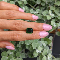 4.63 Ct. Tsavorite Garnet from South Africa Life Style