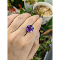 7.42 Ct. Purple Amethyst from Ceylon (Sri Lanka) Life Style