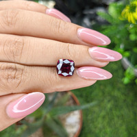4.57 Ct. Purplish Pink Garnet from Tanzania Life Style