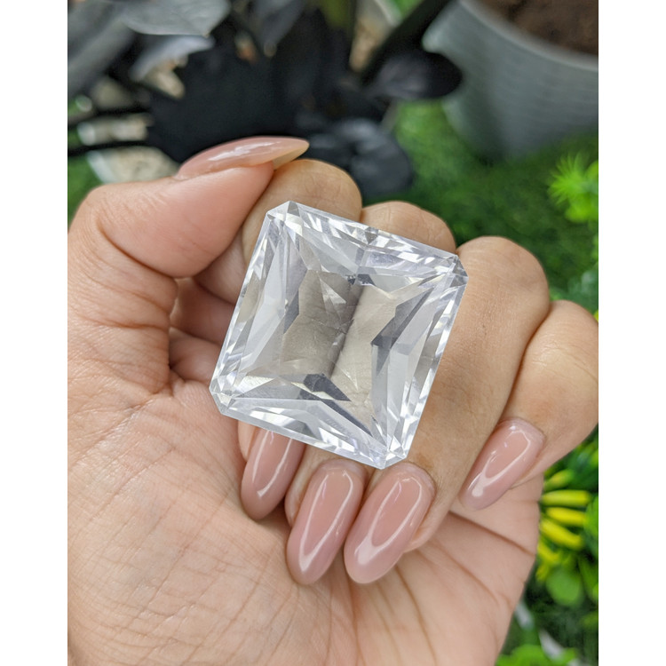111.72 Ct. White Quartz