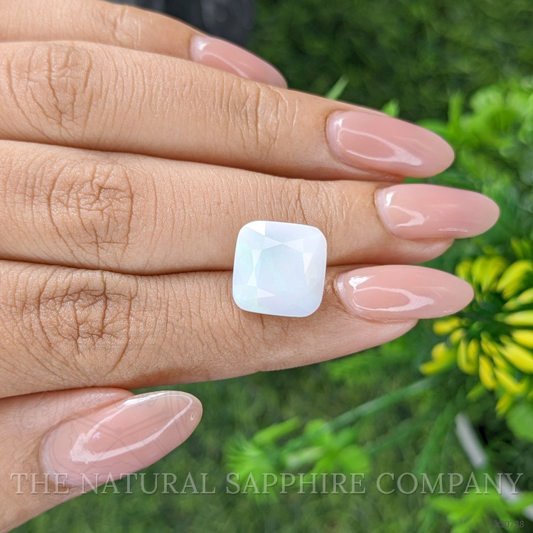 5.30 Ct. White White Opal (Light Opal)