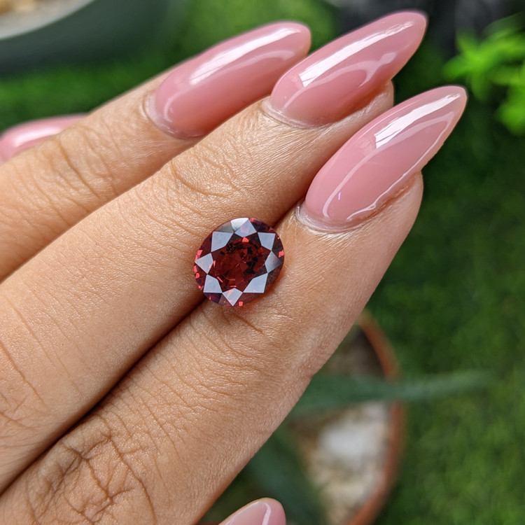2.76 Ct. Reddish Pink Malaya Garnet from Madagascar