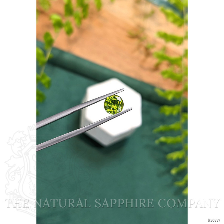 1.47 Ct. Green (Lime Green) Peridot from Burma (Myanmar)