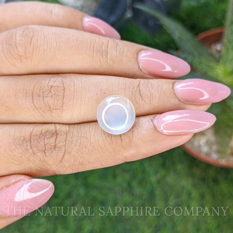4.50 Ct. White Cabochon Moonstone from Ceylon (Sri Lanka)