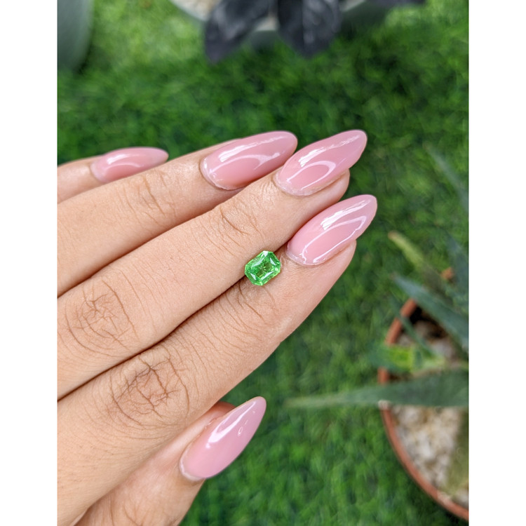 0.90 Ct. Tsavorite Garnet from Tanzania
