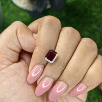 3.17 Ct. Pinkish Red Garnet from Ceylon (Sri Lanka) Life Style