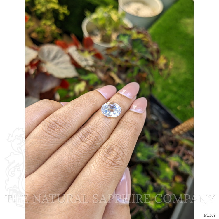 4.29 Ct. Rainbow Moonstone from Ceylon (Sri Lanka)