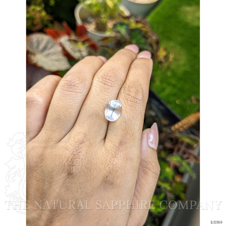 4.29 Ct. Rainbow Moonstone from Ceylon (Sri Lanka)