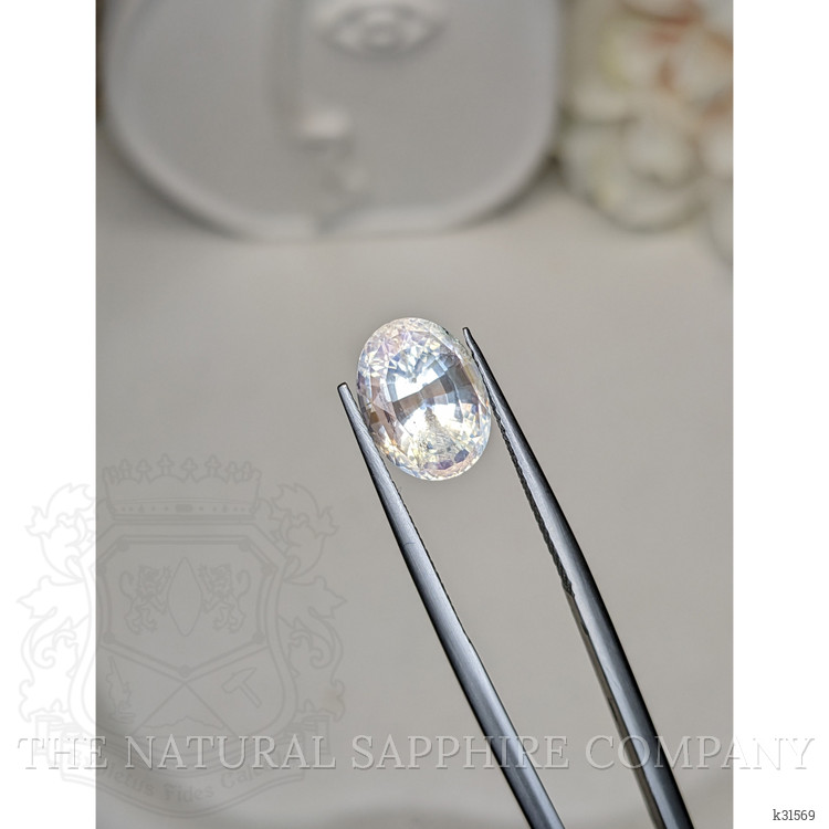 4.29 Ct. Rainbow Moonstone from Ceylon (Sri Lanka)