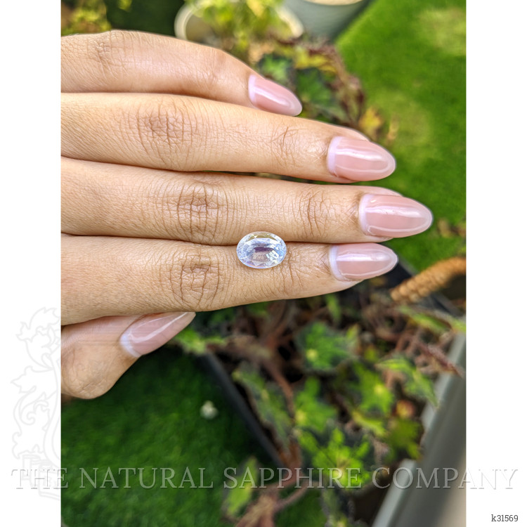 4.29 Ct. Rainbow Moonstone from Ceylon (Sri Lanka)