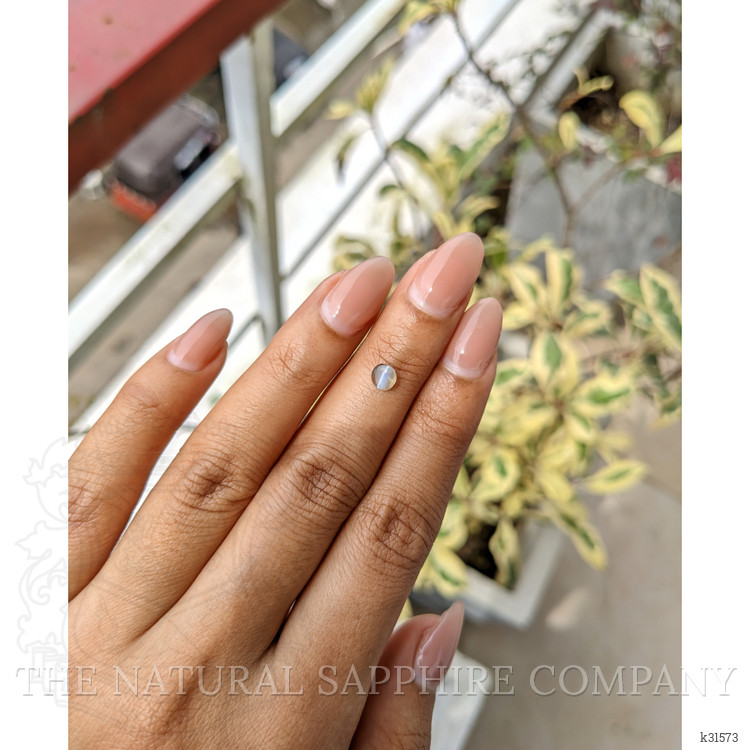 0.49 Ct. Cabochon Alexandrite from Ceylon (Sri Lanka)