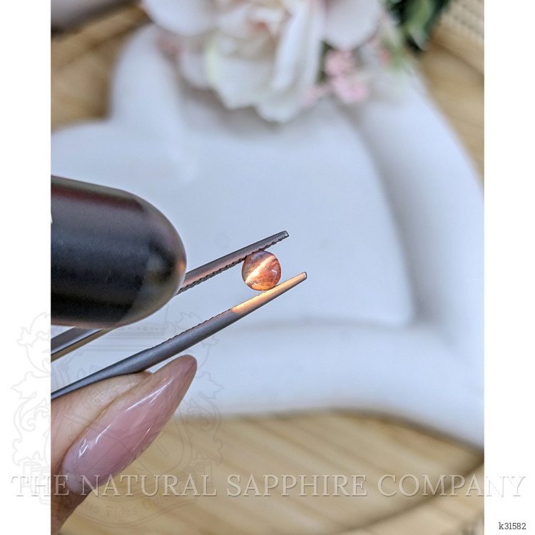 0.61 Ct. Cabochon Alexandrite from Ceylon (Sri Lanka)