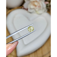 0.82 Ct. Lemon Quartz from Madagascar Life Style