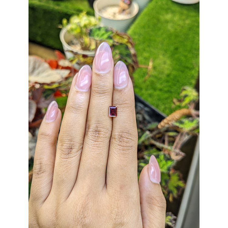 1.02 Ct. Pinkish Purple Rhodolite Garnet from Mozambique
