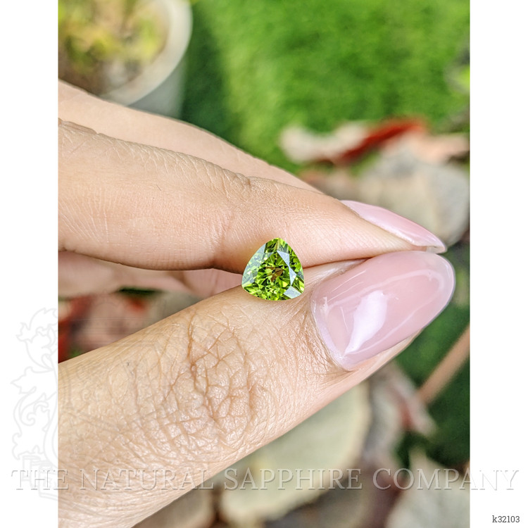 1.37 Ct. Green (Lime Green) Peridot from Pakistan