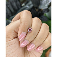 1.11 Ct. Pink Malaya Garnet from Tanzania Life Style