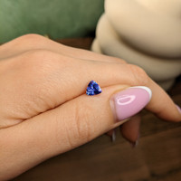 1.18 Ct. Violet Tanzanite from Tanzania Life Style