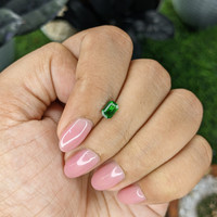 0.72 Ct. Tsavorite Garnet from Tanzania Life Style