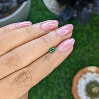 0.45 Ct. Tsavorite Garnet from Tanzania Life Style