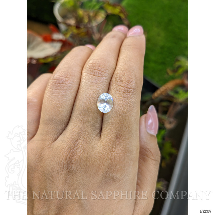2.22 Ct. Rainbow Moonstone from Ceylon (Sri Lanka)