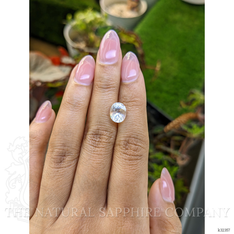 2.22 Ct. Rainbow Moonstone from Ceylon (Sri Lanka)