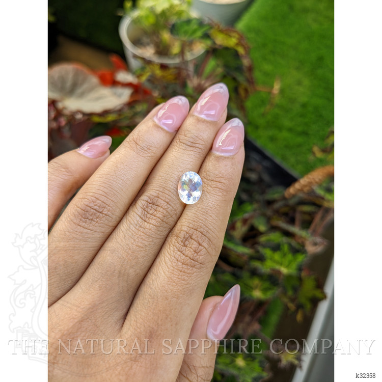 2.16 Ct. Rainbow Moonstone from Ceylon (Sri Lanka)