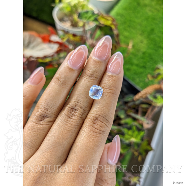 2.07 Ct. Rainbow Moonstone from Ceylon (Sri Lanka)
