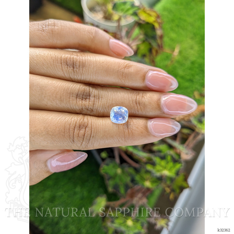 2.07 Ct. Rainbow Moonstone from Ceylon (Sri Lanka)