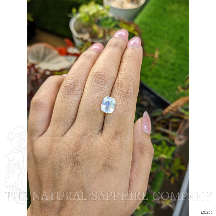 2.31 Ct. Rainbow Moonstone from Ceylon (Sri Lanka)