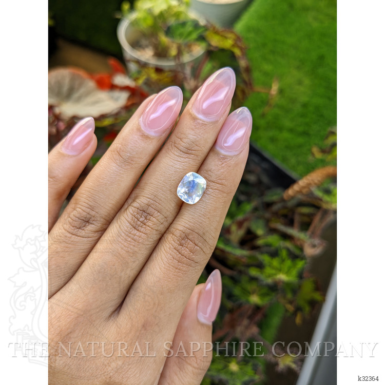 2.31 Ct. Rainbow Moonstone from Ceylon (Sri Lanka)