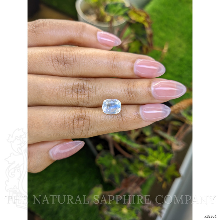 2.31 Ct. Rainbow Moonstone from Ceylon (Sri Lanka)