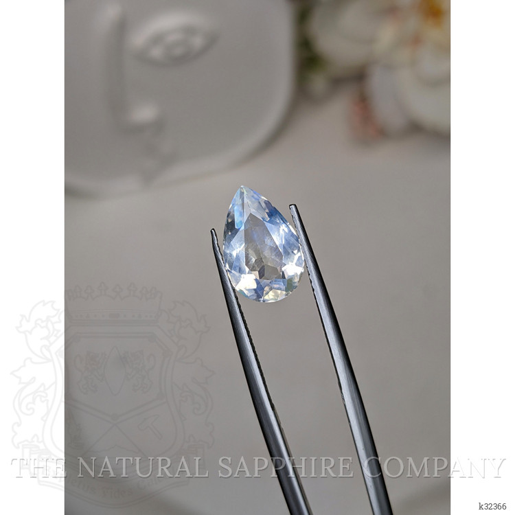2.75 Ct. Rainbow Moonstone from Ceylon (Sri Lanka)