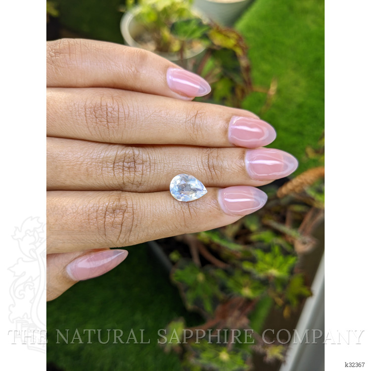 2.61 Ct. Rainbow Moonstone from Ceylon (Sri Lanka)