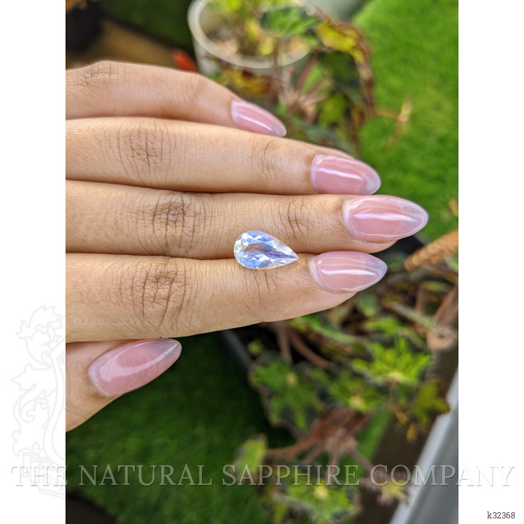 2.54 Ct. Rainbow Moonstone from Ceylon (Sri Lanka)