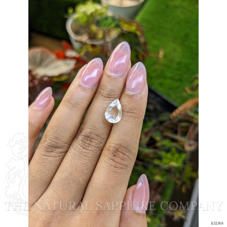 2.42 Ct. Rainbow Moonstone from Ceylon (Sri Lanka)