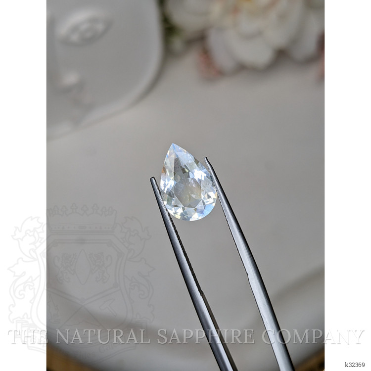 2.42 Ct. Rainbow Moonstone from Ceylon (Sri Lanka)