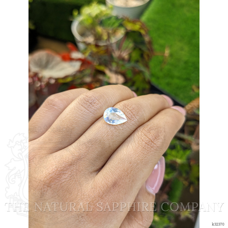 2.12 Ct. Rainbow Moonstone from Ceylon (Sri Lanka)