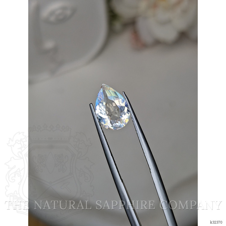 2.12 Ct. Rainbow Moonstone from Ceylon (Sri Lanka)