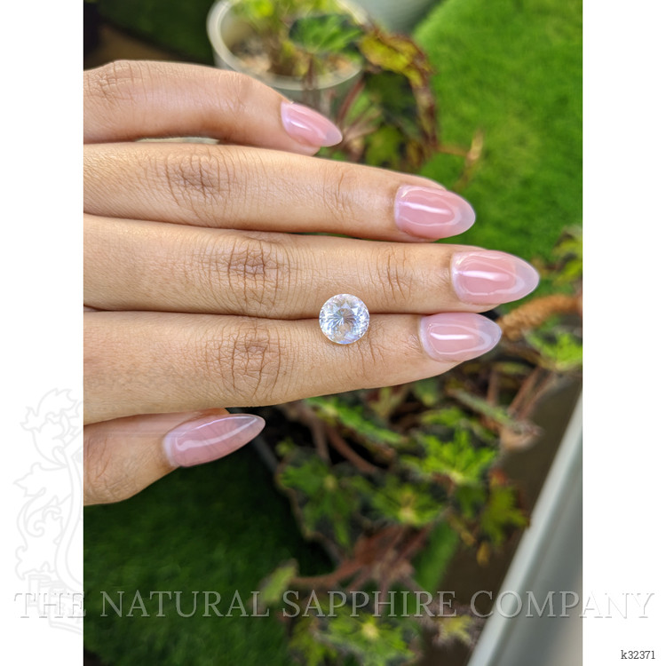 2.97 Ct. Rainbow Moonstone from Ceylon (Sri Lanka)