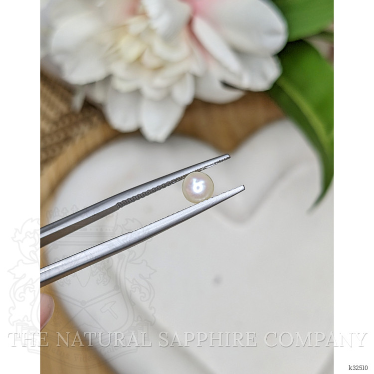 1.07 Ct. Cream with Silver Overtone Akoya Pearl from China