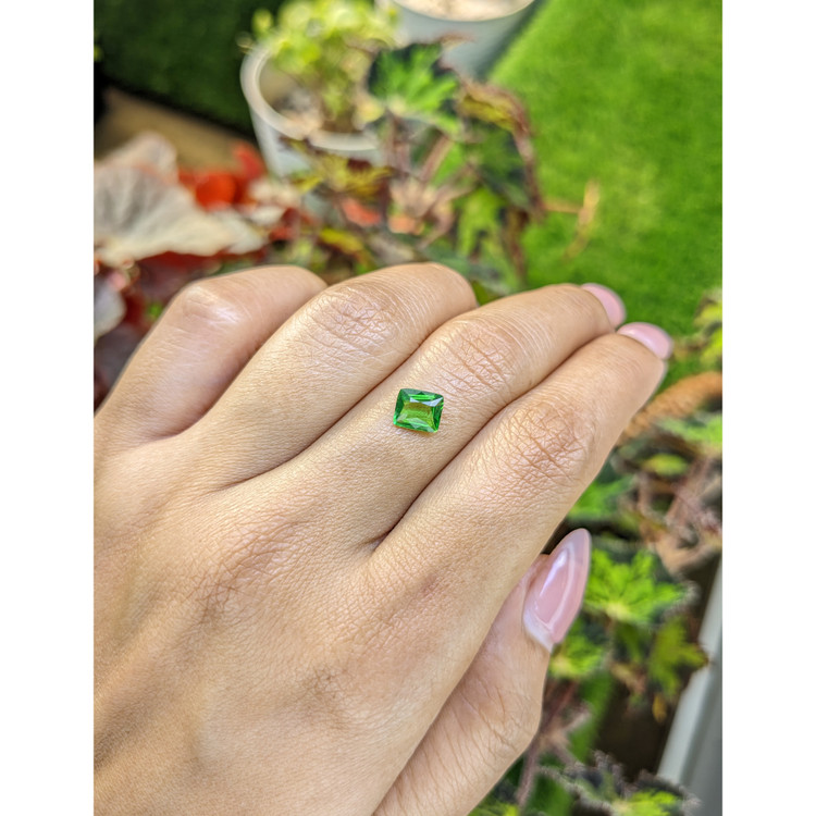 1.00 Ct. Tsavorite Garnet from Tanzania