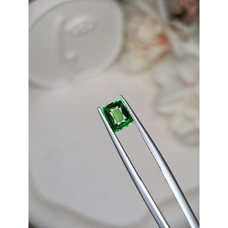 1.00 Ct. Tsavorite Garnet from Tanzania